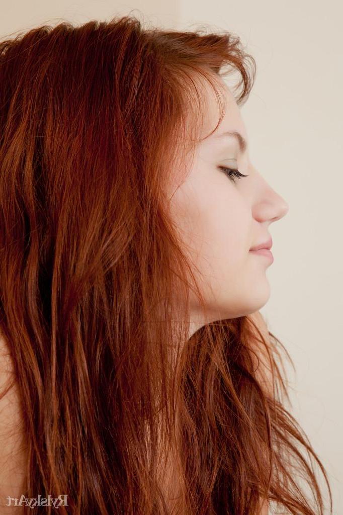 16P Redhead teen Solana displays her naked body in bed