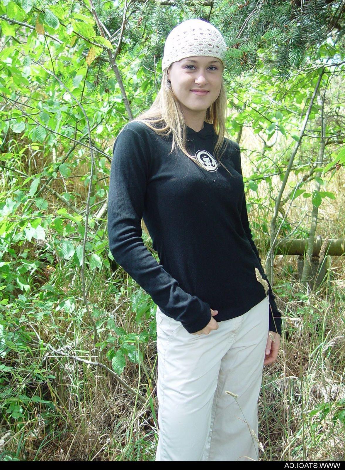 20P Pictures of teen hottie Staci.ca being naughty in the woods