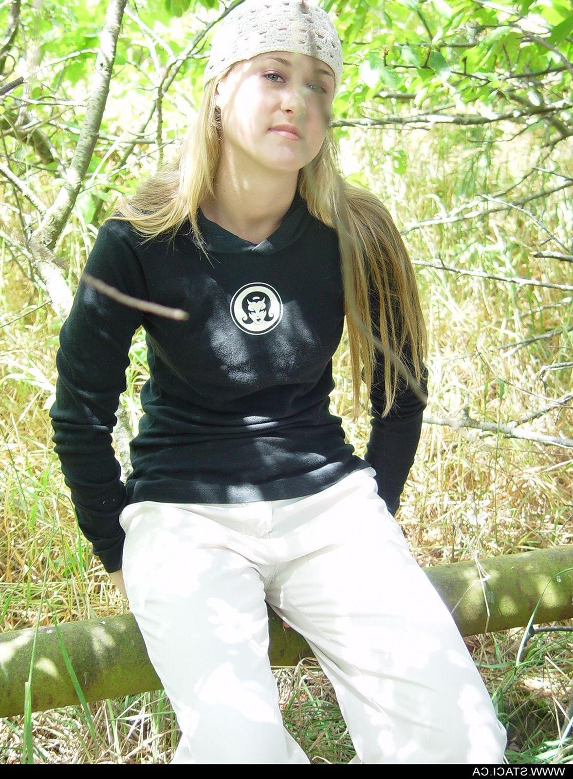 20P Pictures of teen hottie Staci.ca being naughty in the woods