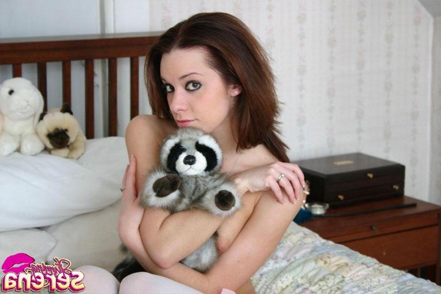 12P Brunette teen Stunning Serena looking pretty in pink bows