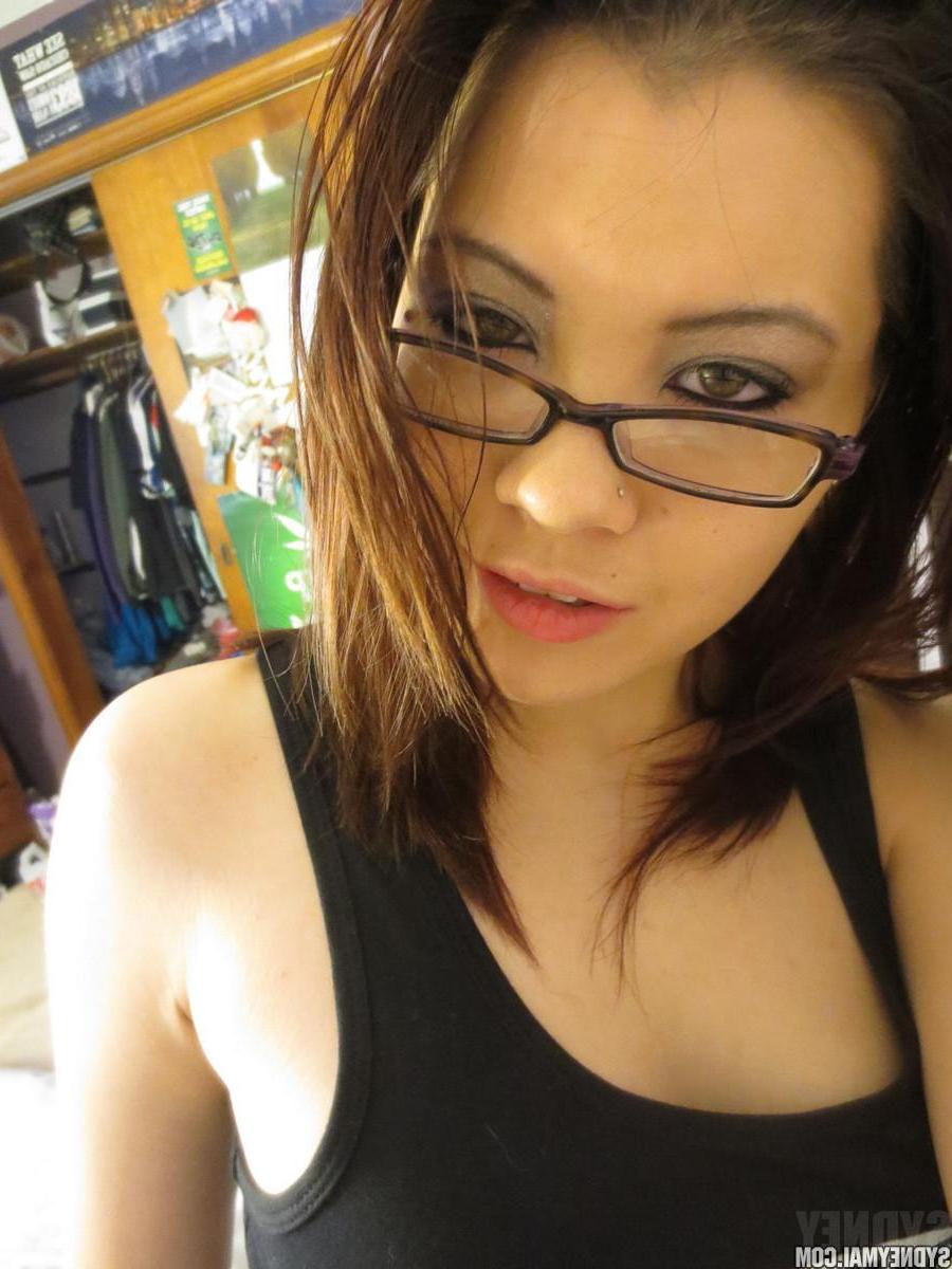 15P Asian coed Sydney Mai teases in her black tank top
