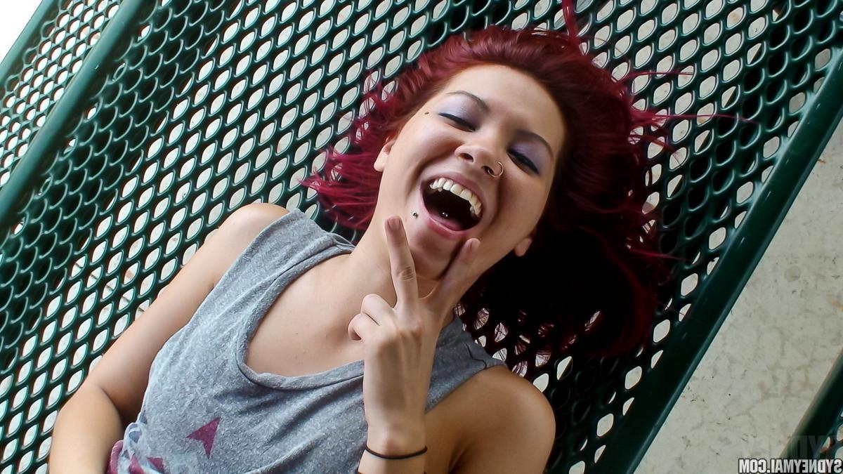 15P Hot teen star Sydney Mai shares some selfies with you