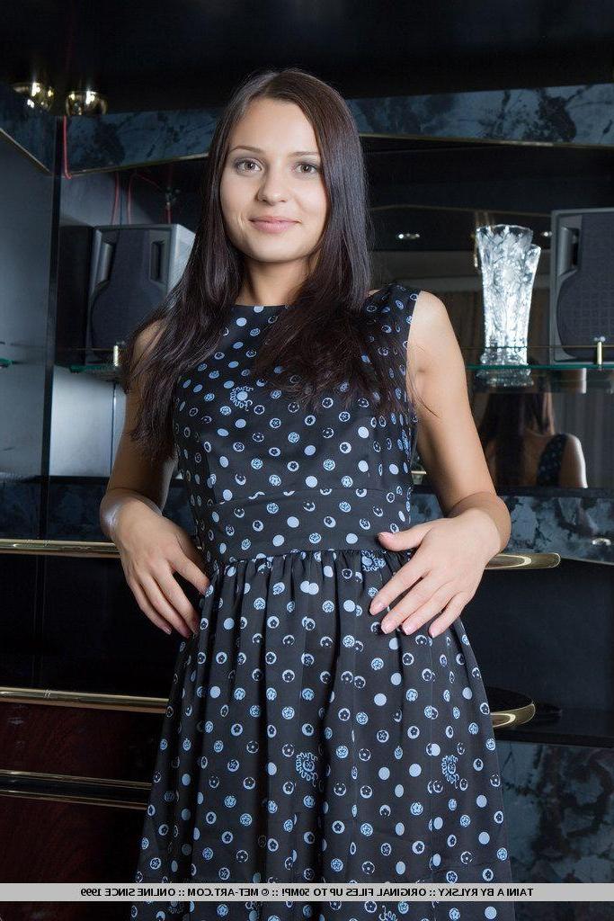18P Pictures of Tani A feeling horny in the morning