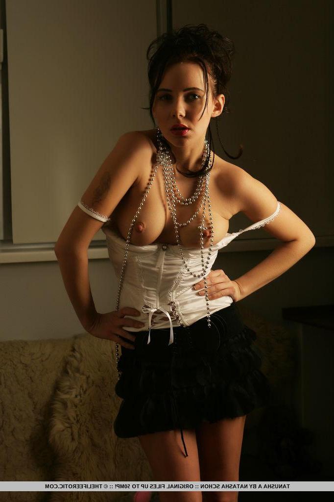 16P Erotic model Tanusha A shows you her nude body