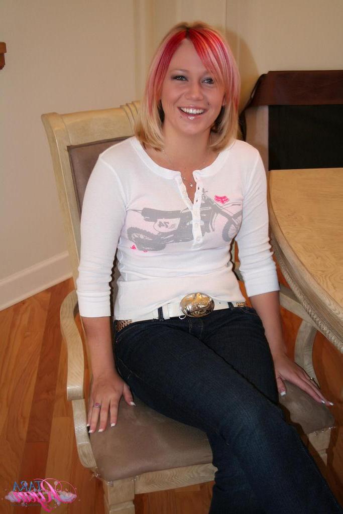 20P Pictures of teen cutie Tara Ryan showing off her tits and pussy