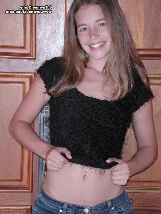 20P Pics of Tawnee Stone teasing with her lace underwear