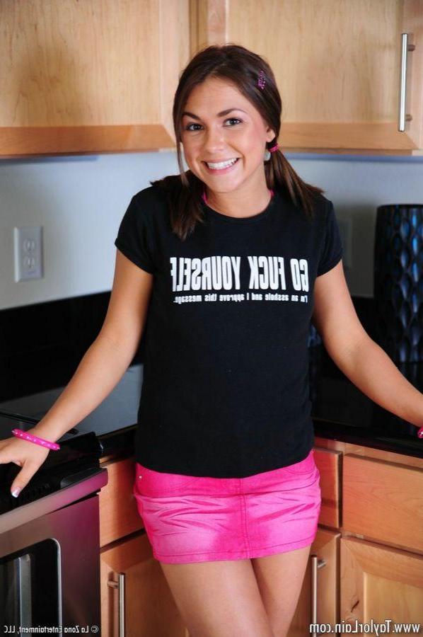 15P Pictures of Taylor Lain being naughty in the kitchen