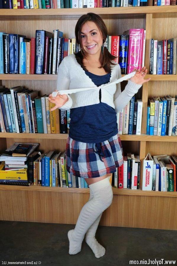 15P Pictures of Taylor Lain being a naughty schoolgirl