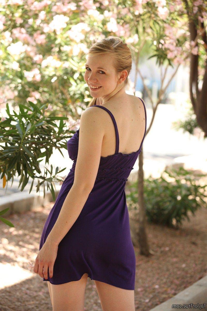 15P Pictures of teen chick Taylor True naked and naughty for you