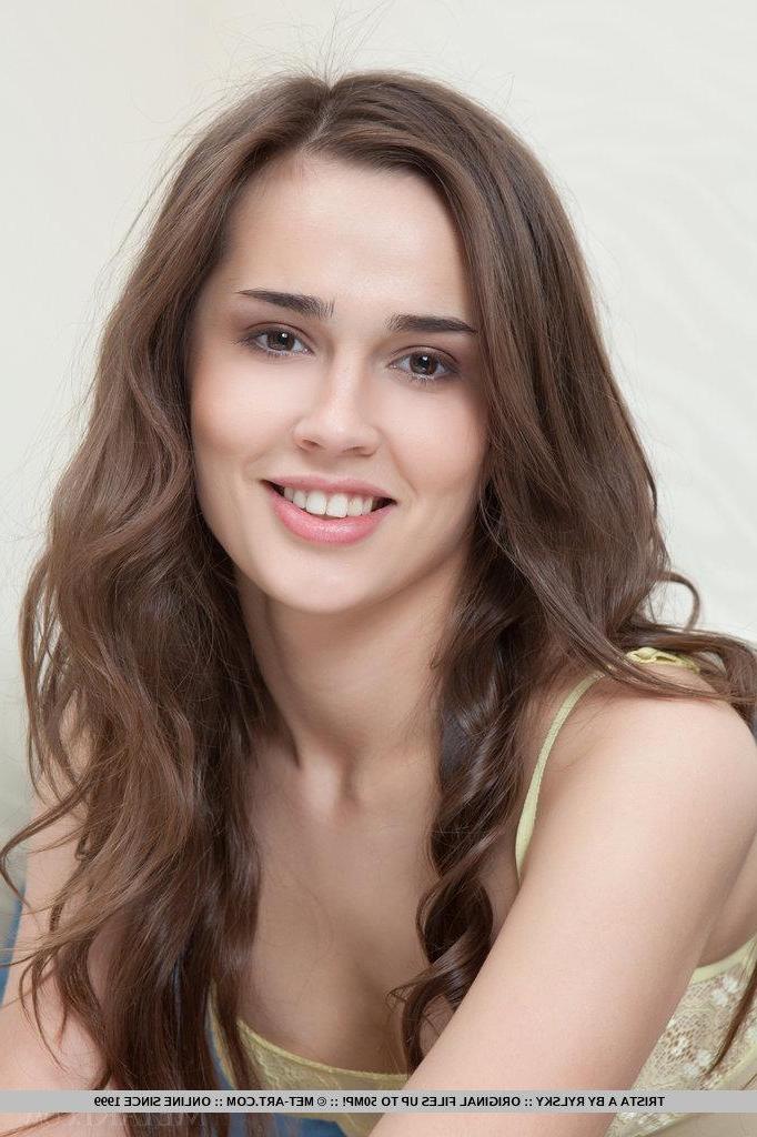 18P Pictures of brunette teen Trista A giving you her hot naked body