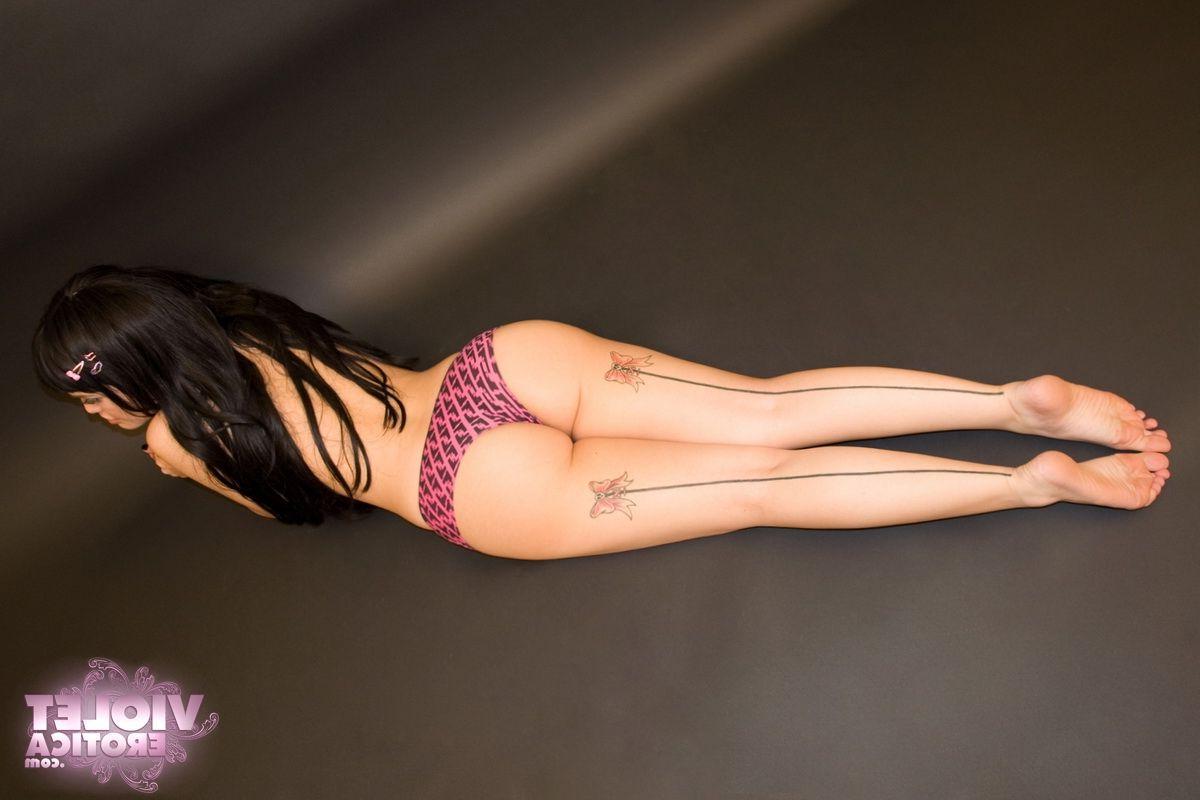 15P Pictures of Violet Erotica giving you some foot fetish action