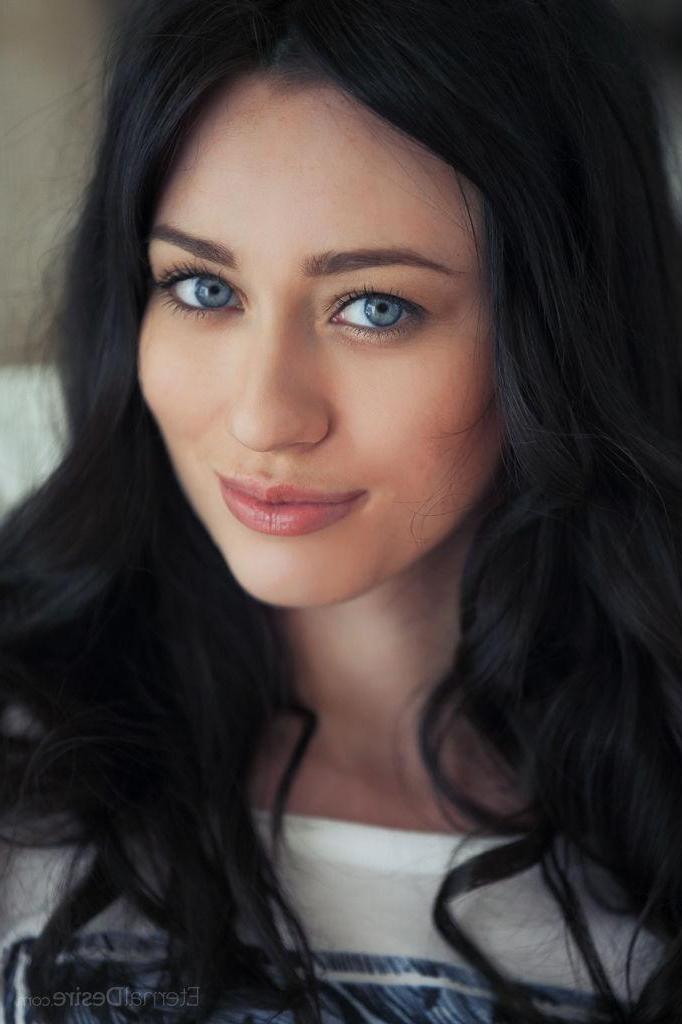 16P Gorgeous girl Zsanett Tormay waits for you completely nude