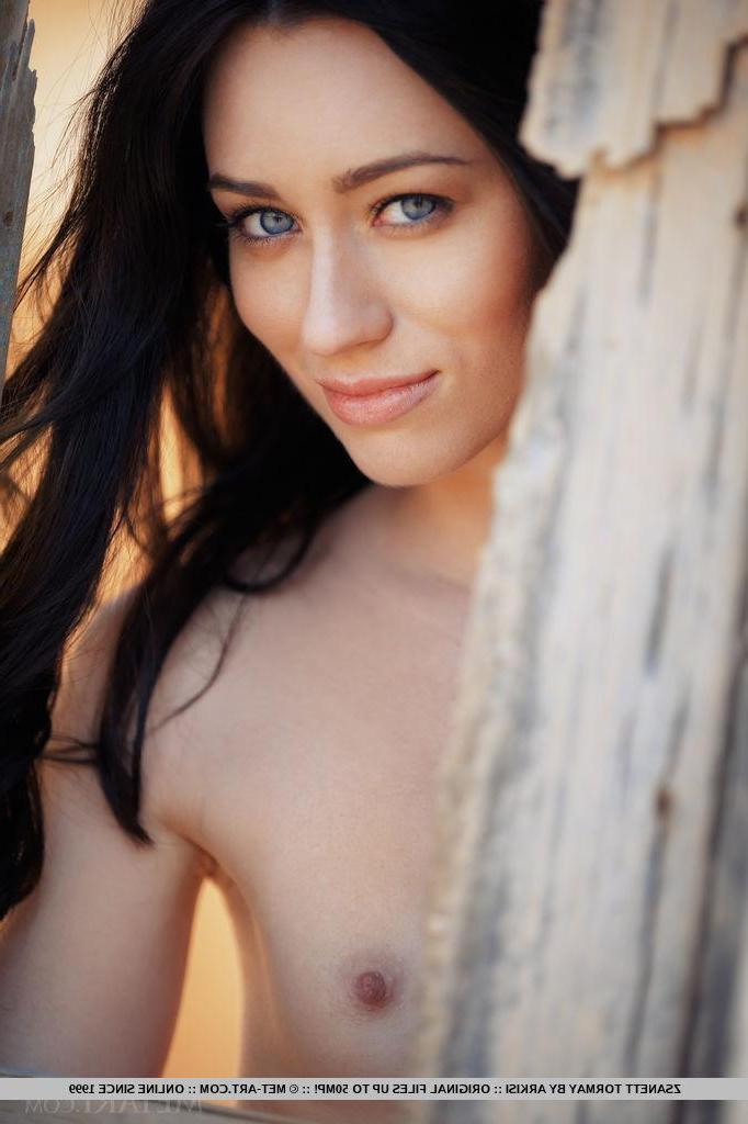 18P Amazing girl Zsanett Tormay strips off her dress in public