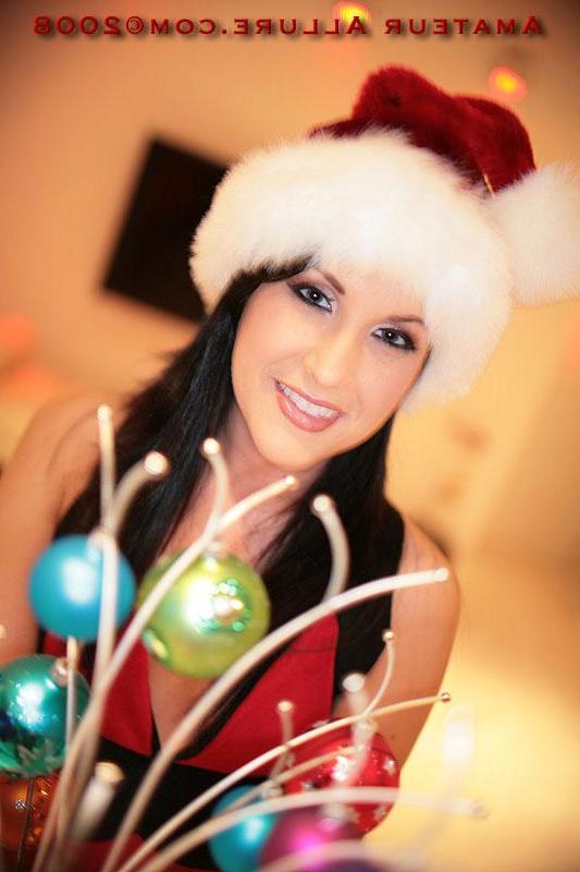 16P Santas naughty helper strips and blows cock