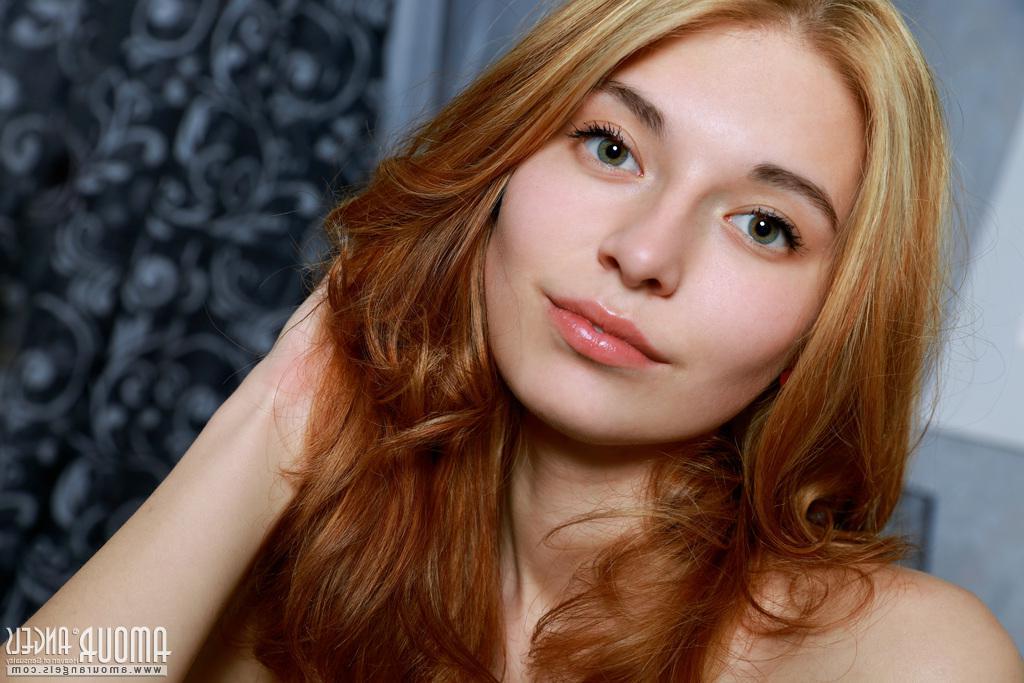 20P Redhead beauty Maria gets naked for you in bed