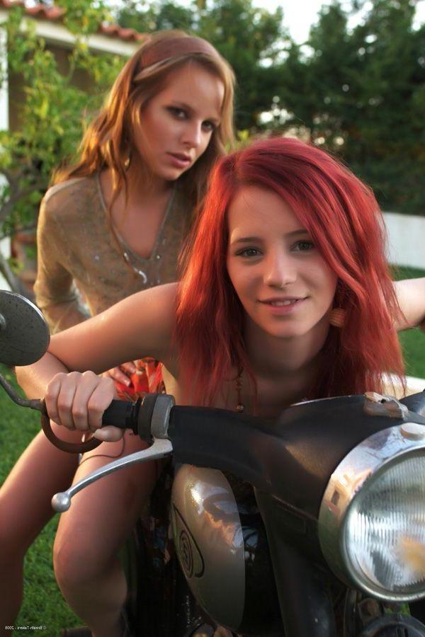 14P Pictures of two hot teens showing their nude bodies