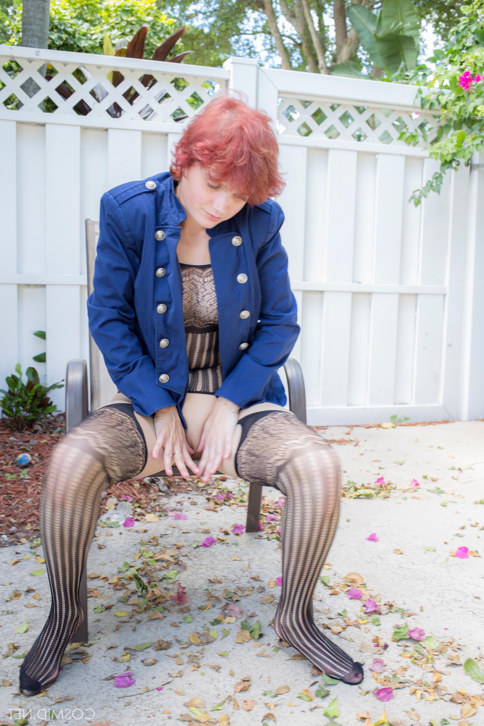 16P Redhead girl Naomi Cord gives you her pussy on the chair