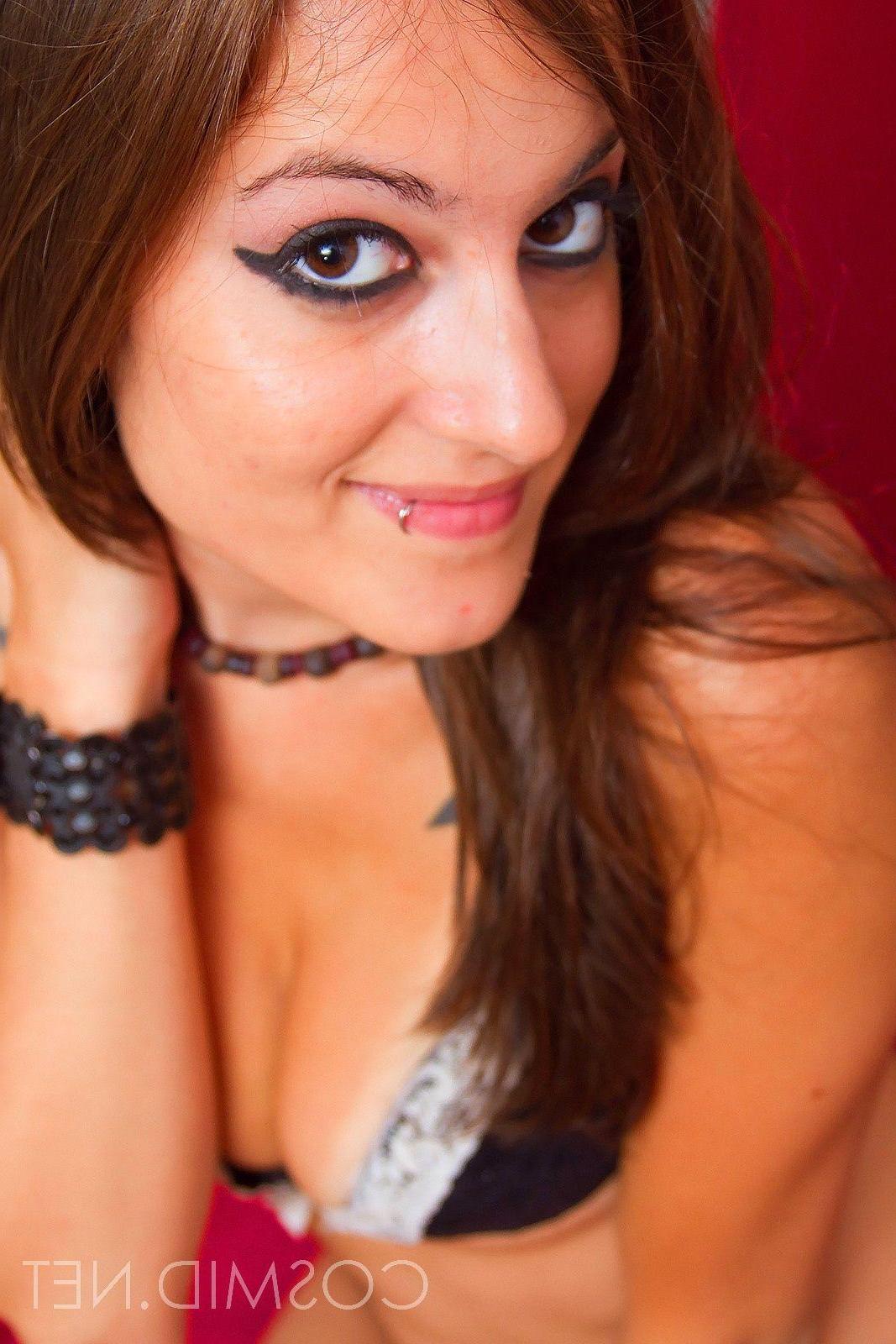 15P Pictures of a hot goth girl stripping for you