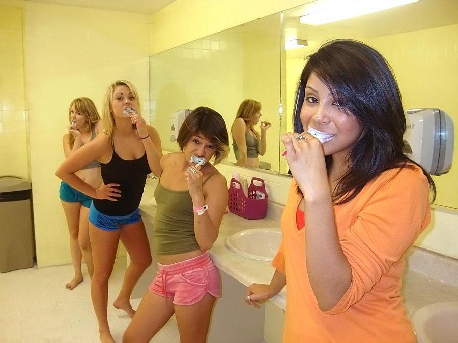 12P Horny college girls get naughjty in the dorm