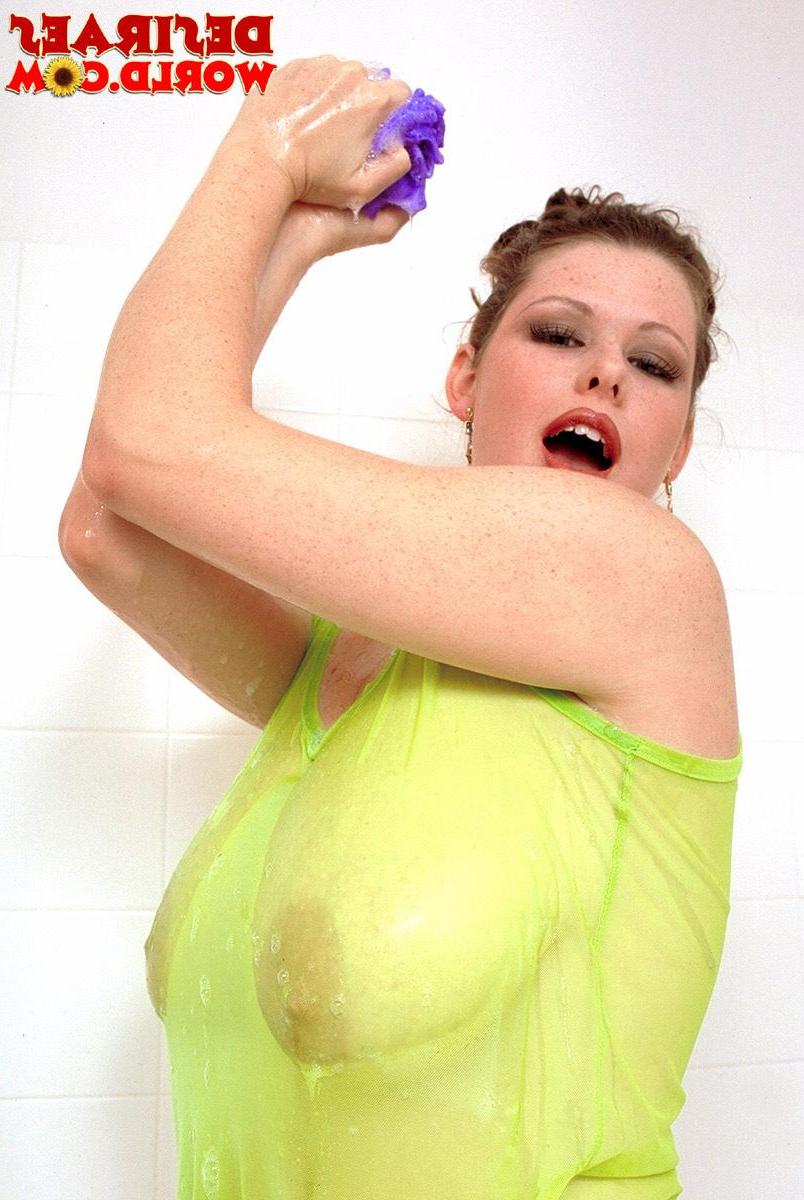 16P Brunette hottie Desirae gets all soapy for you in the shower