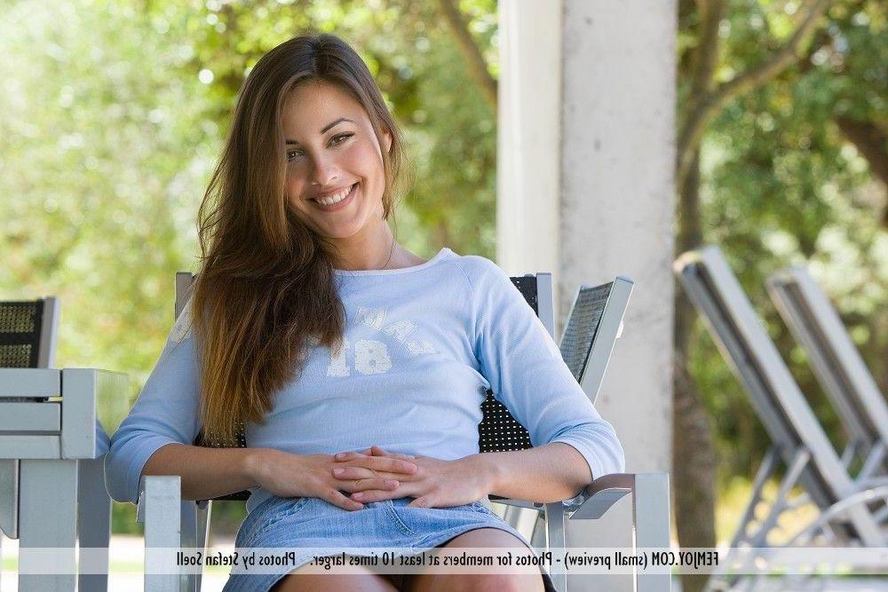 12P Pictures of a stunning teen with a banana