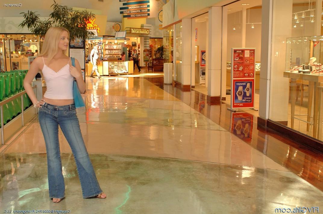 20P Pictures of Cameron flashing in public