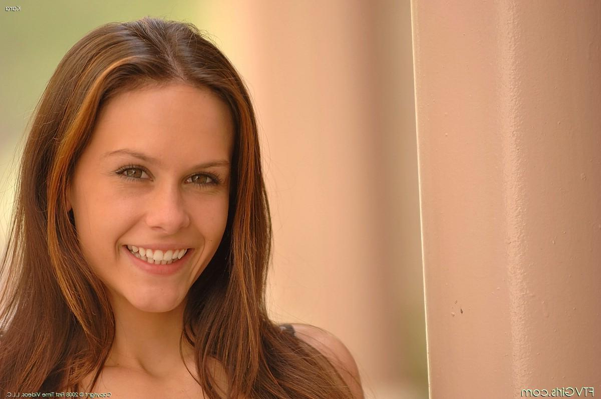 20P Pictures of Kara flashing her fun parts in public