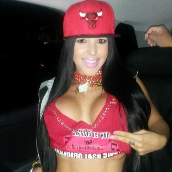 14P Busty Venezuelan GF displays her massive cleavage