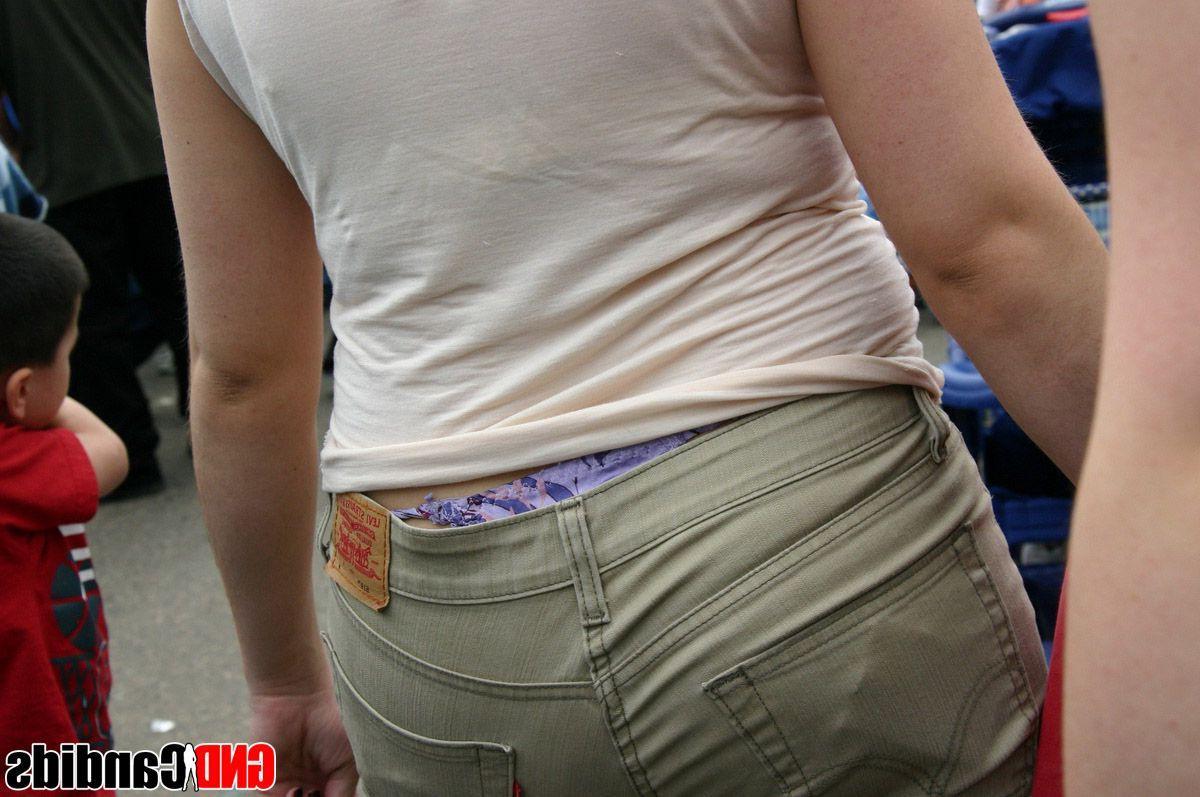 12P Pictures of beautiful coeds in public