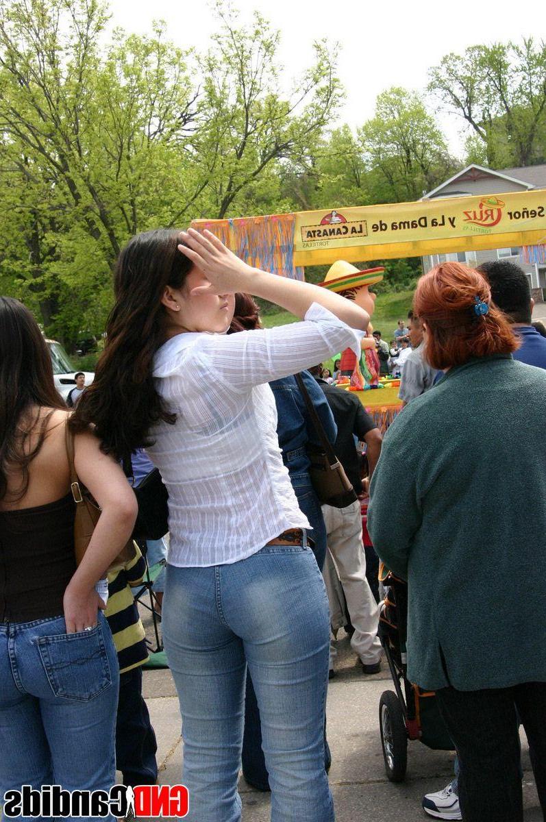 12P Pictures of beautiful coeds in public