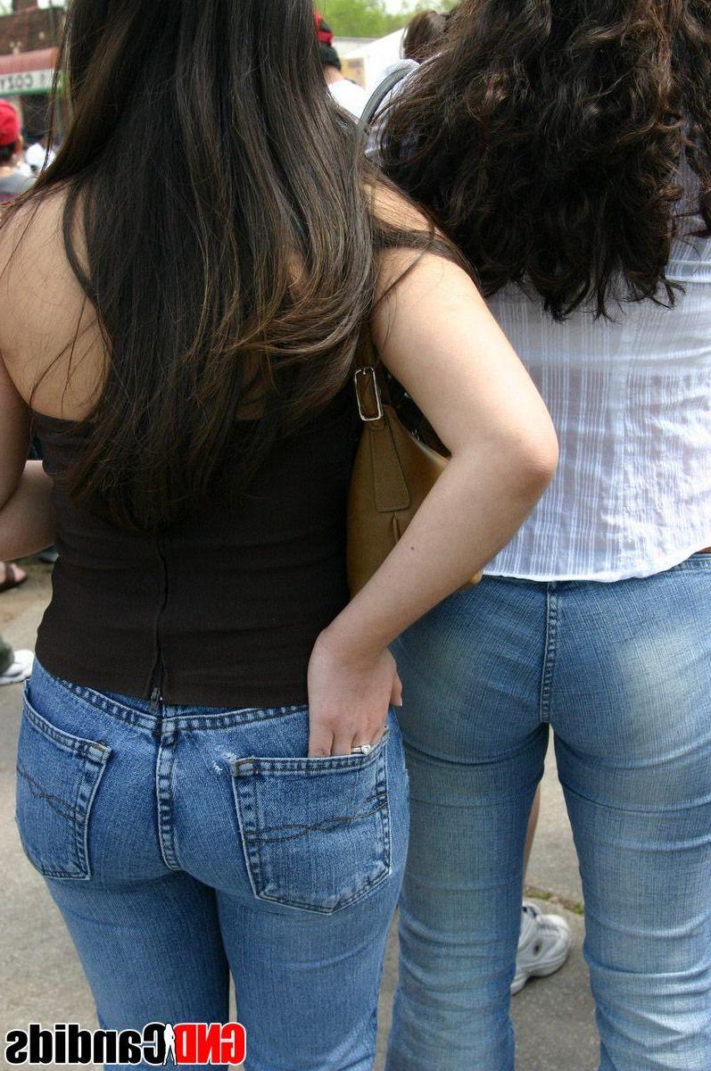 12P Pictures of beautiful coeds in public