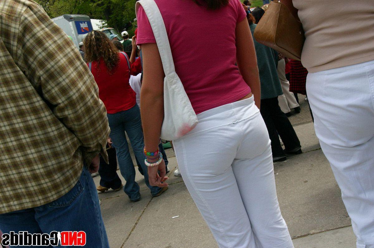 12P Pictures of beautiful coeds in public