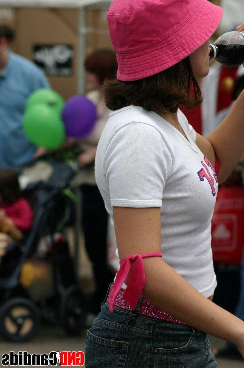 12P Pictures of beautiful coeds in public