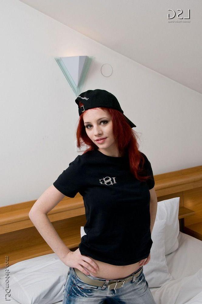 16P Pictures of various lsg models showing their tits