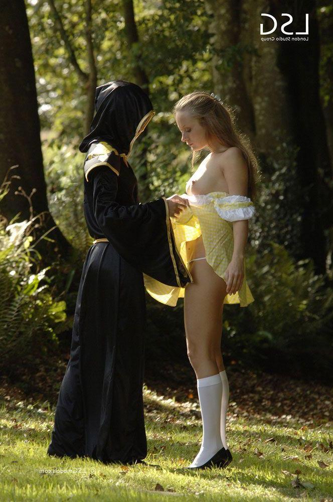 16P Pictures of two horny teen girls getting it on outside