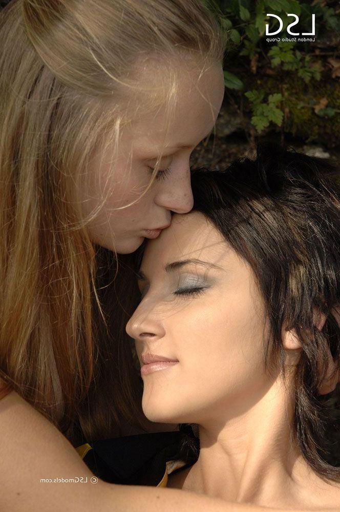 16P Pictures of two horny teen girls getting it on outside