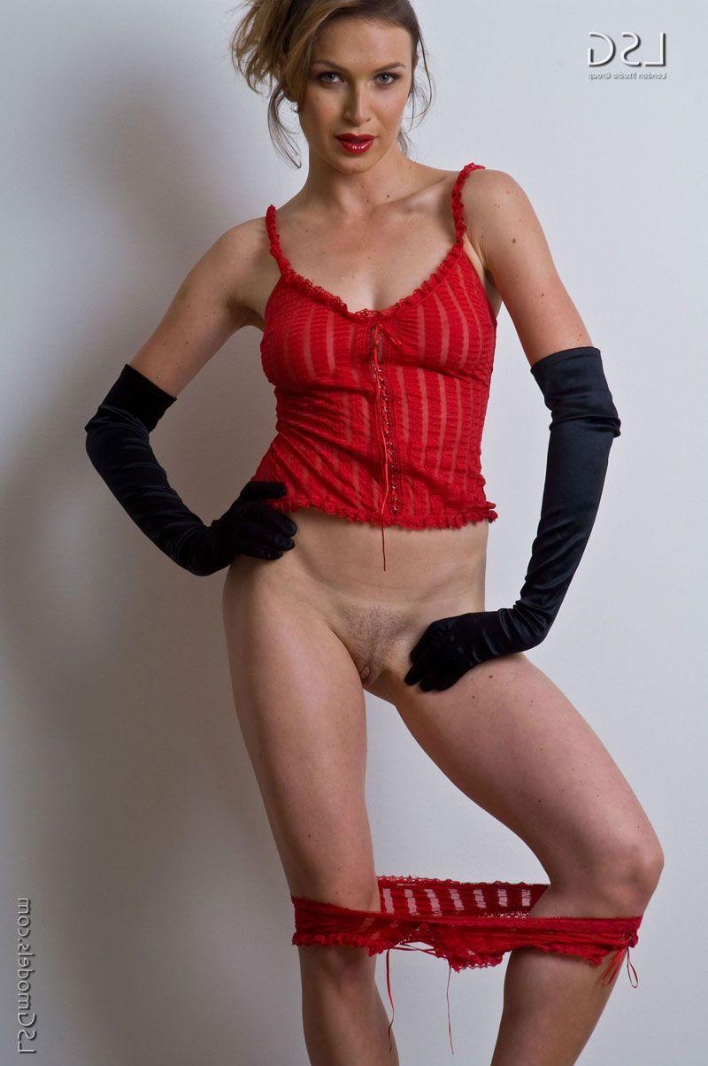 16P Pictures of a hot teen girl totally nude