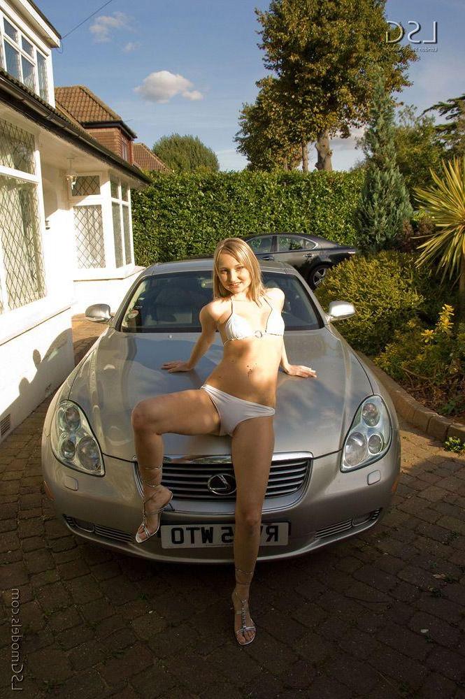 16P Pictures of a horny wet blond teen