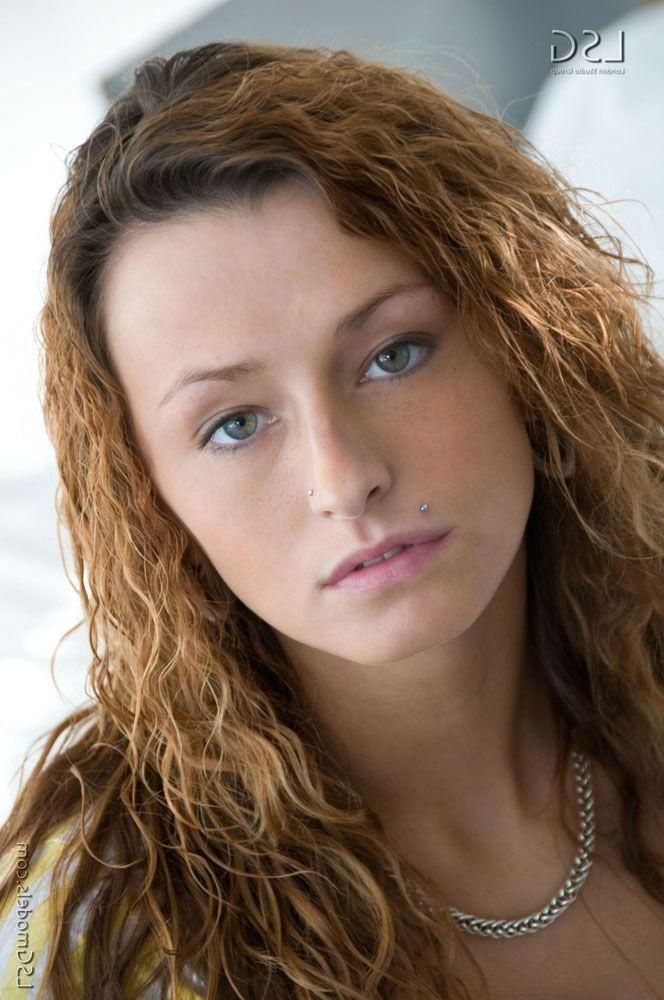 16P Pictures of a horny redhead teen naked for you