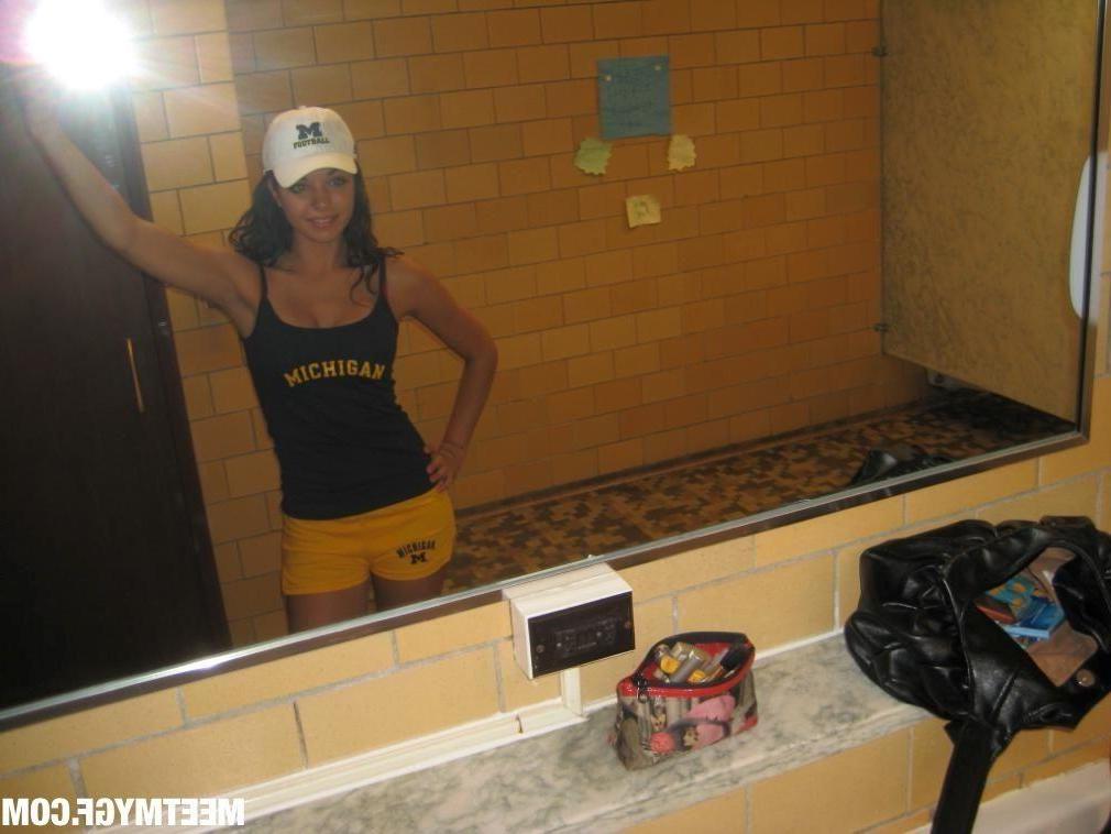15P Pictures of gorgeous gfs flaunting their stuff