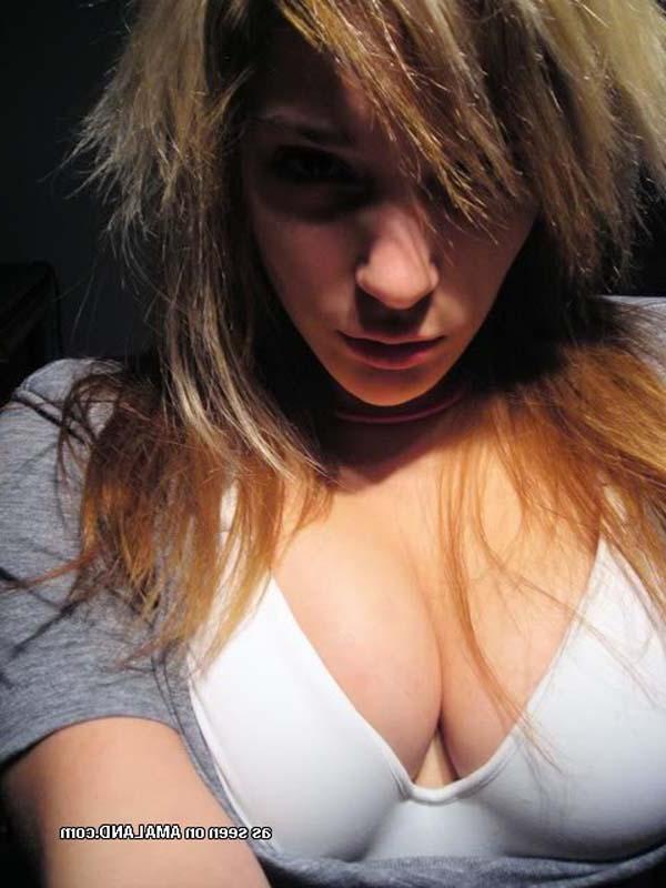 15P Pictures of gorgeous amateur rocker honeys
