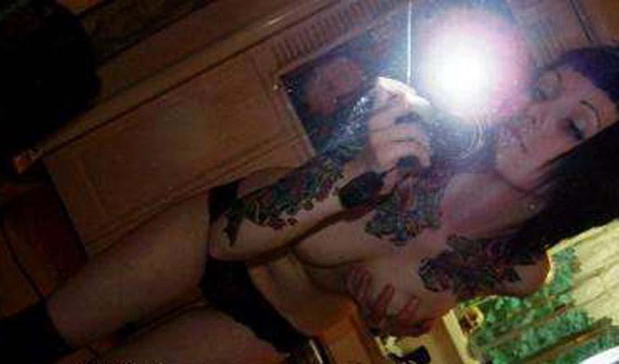 15P Pictures of gorgeous amateur rocker honeys