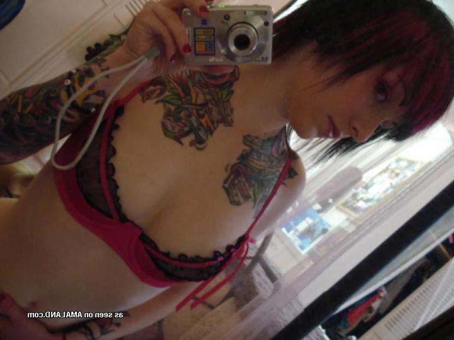 15P Pictures of gorgeous amateur rocker honeys