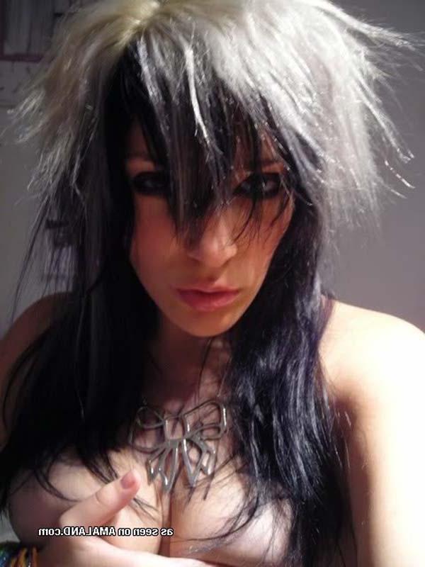 15P Pictures of gorgeous amateur rocker honeys