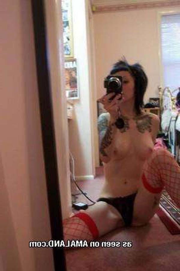 15P Pictures of gorgeous amateur rocker honeys