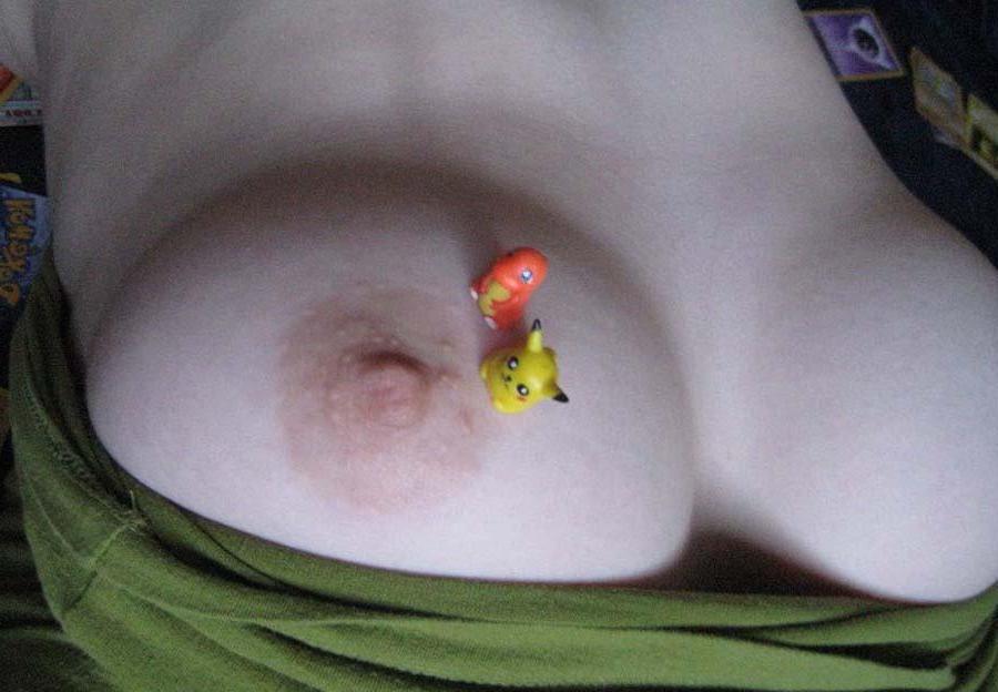 15P Pictures of a gorgeous alt girl flaunting for the camera