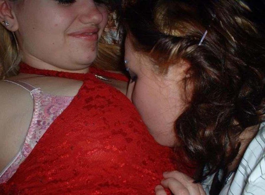 15P Pictures of naughty girlfriends going lez