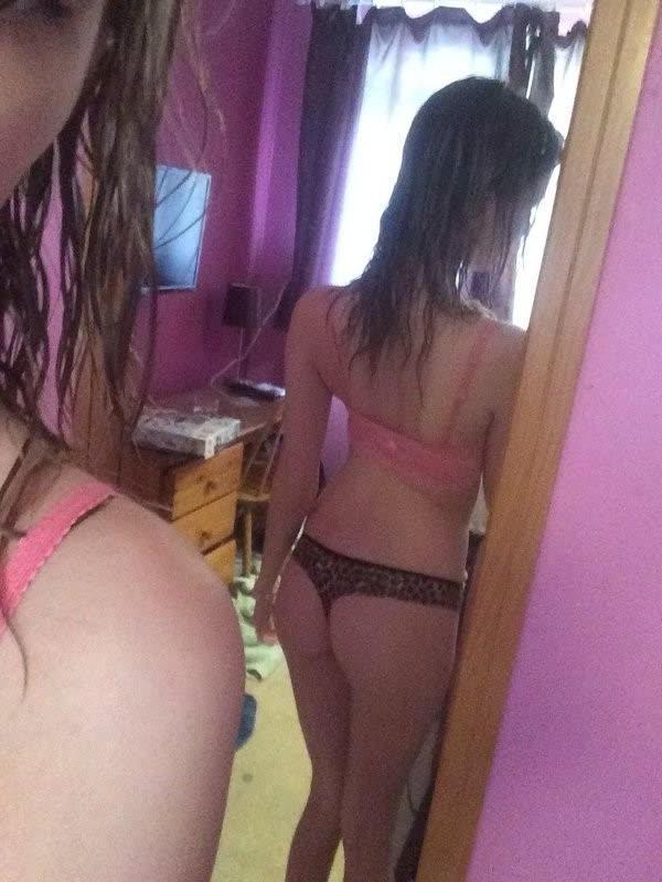13P Gorgeous sexy ass chick flaunting her hot tight body