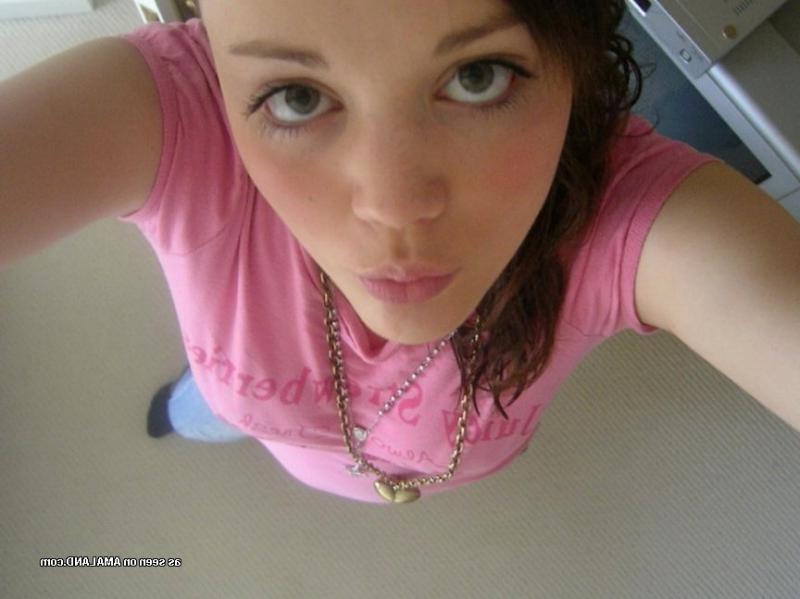 14P Collection of a gorgeous non-nude chick camwhoring at home