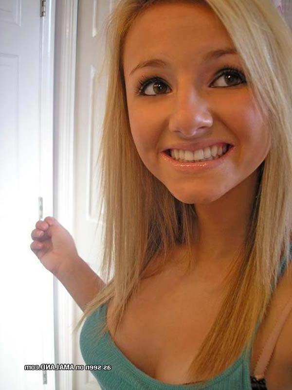16P Pictures of two hot teen amateur girlfriends showing off